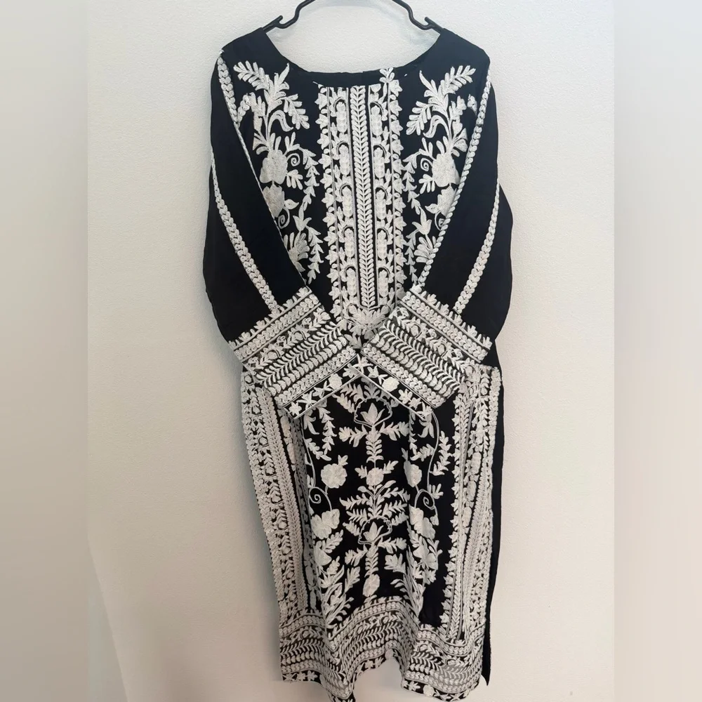 Black & White Embroidered 3 Piece Formal Suit with Chiffon Dupatta - Picture 2 of 7